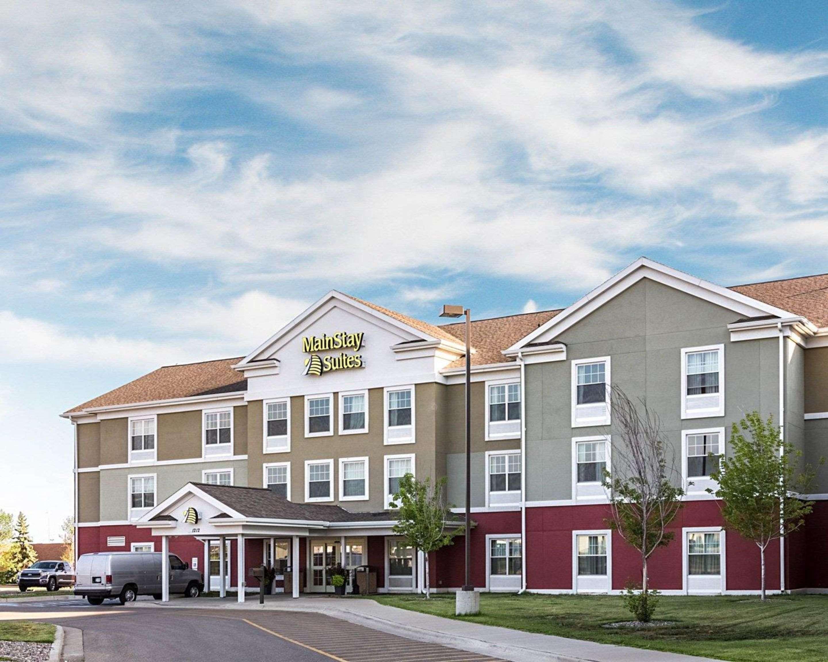 Mainstay Suites Minot Exterior photo